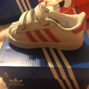 Adidas super star size 4c
